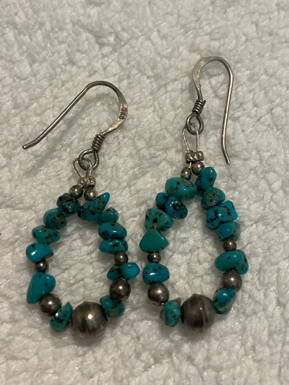 Sterling 925 Vintage Native American Turquoise Chip Silver Pearl Bead Earrings